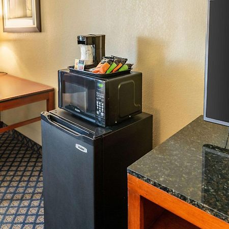 Quality Inn & Suites Seville Ngoại thất bức ảnh