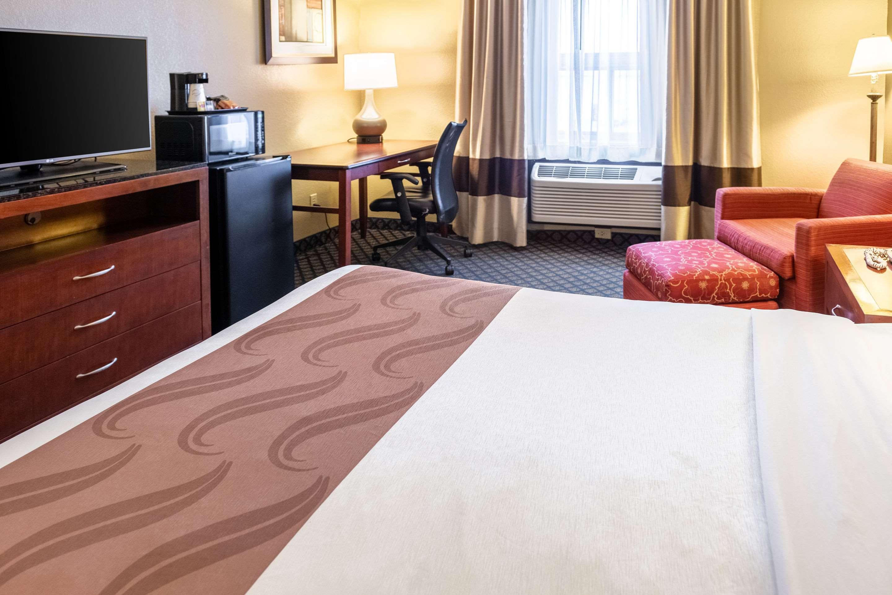 Quality Inn & Suites Seville Ngoại thất bức ảnh