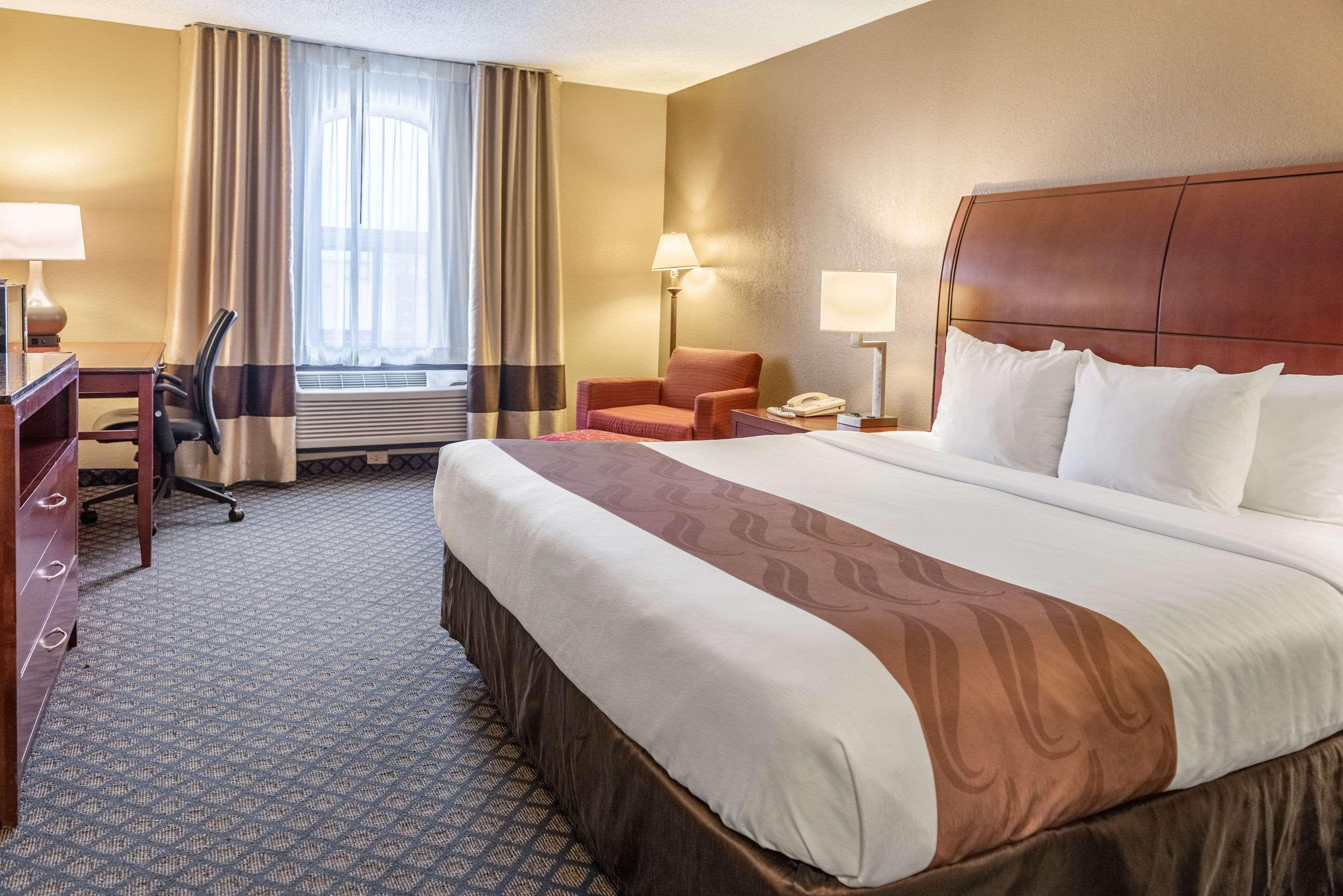 Quality Inn & Suites Seville Ngoại thất bức ảnh