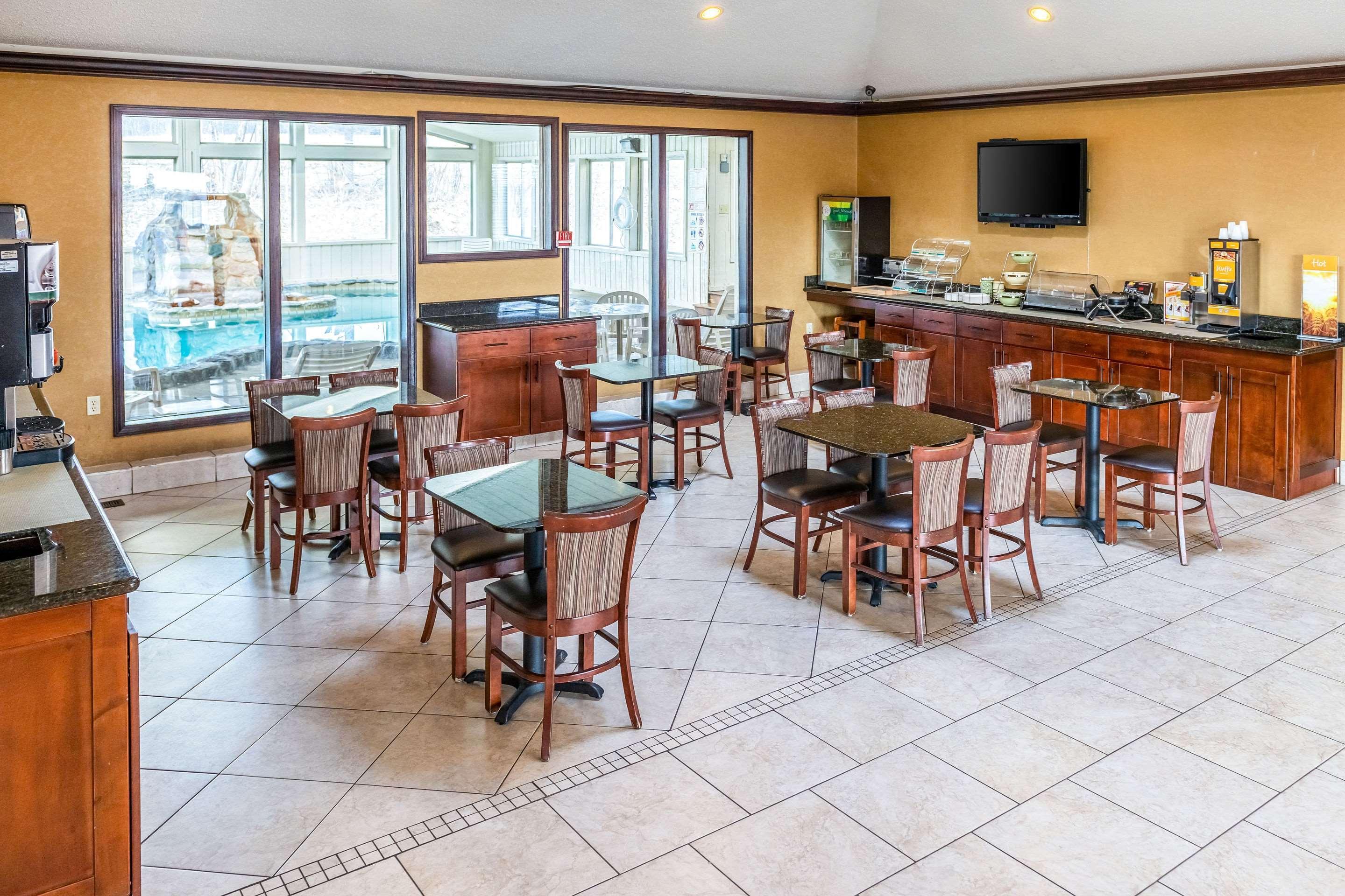 Quality Inn & Suites Seville Ngoại thất bức ảnh