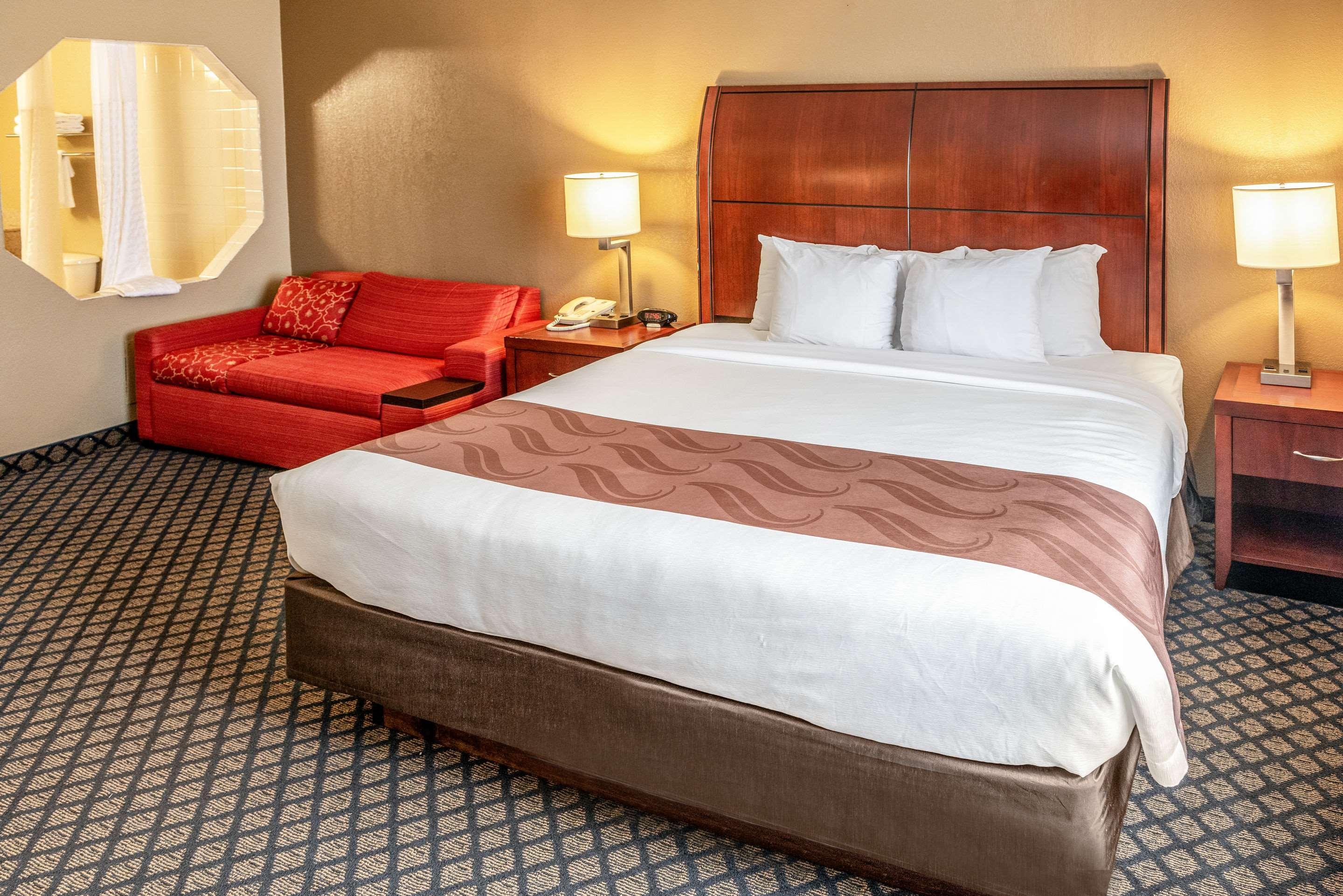 Quality Inn & Suites Seville Ngoại thất bức ảnh