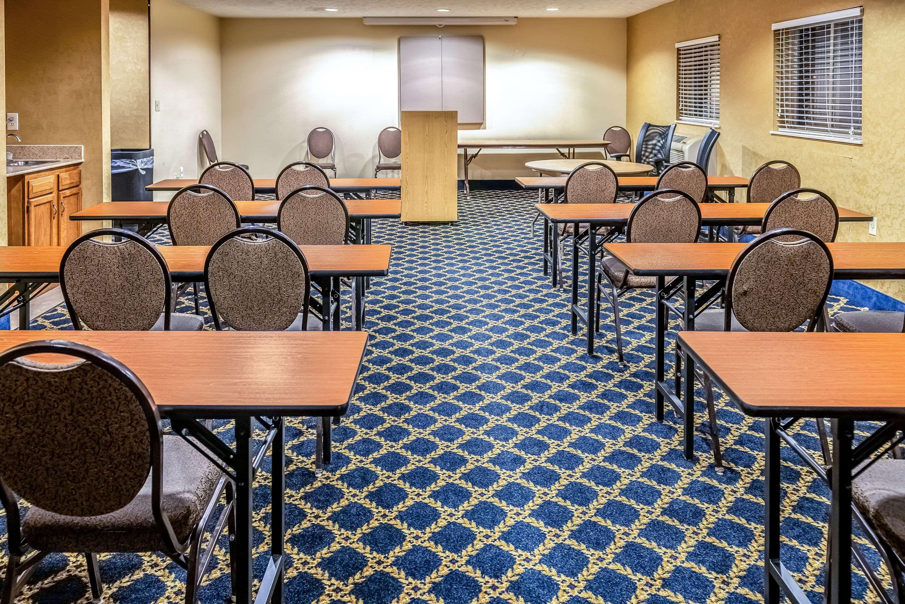 Quality Inn & Suites Seville Ngoại thất bức ảnh