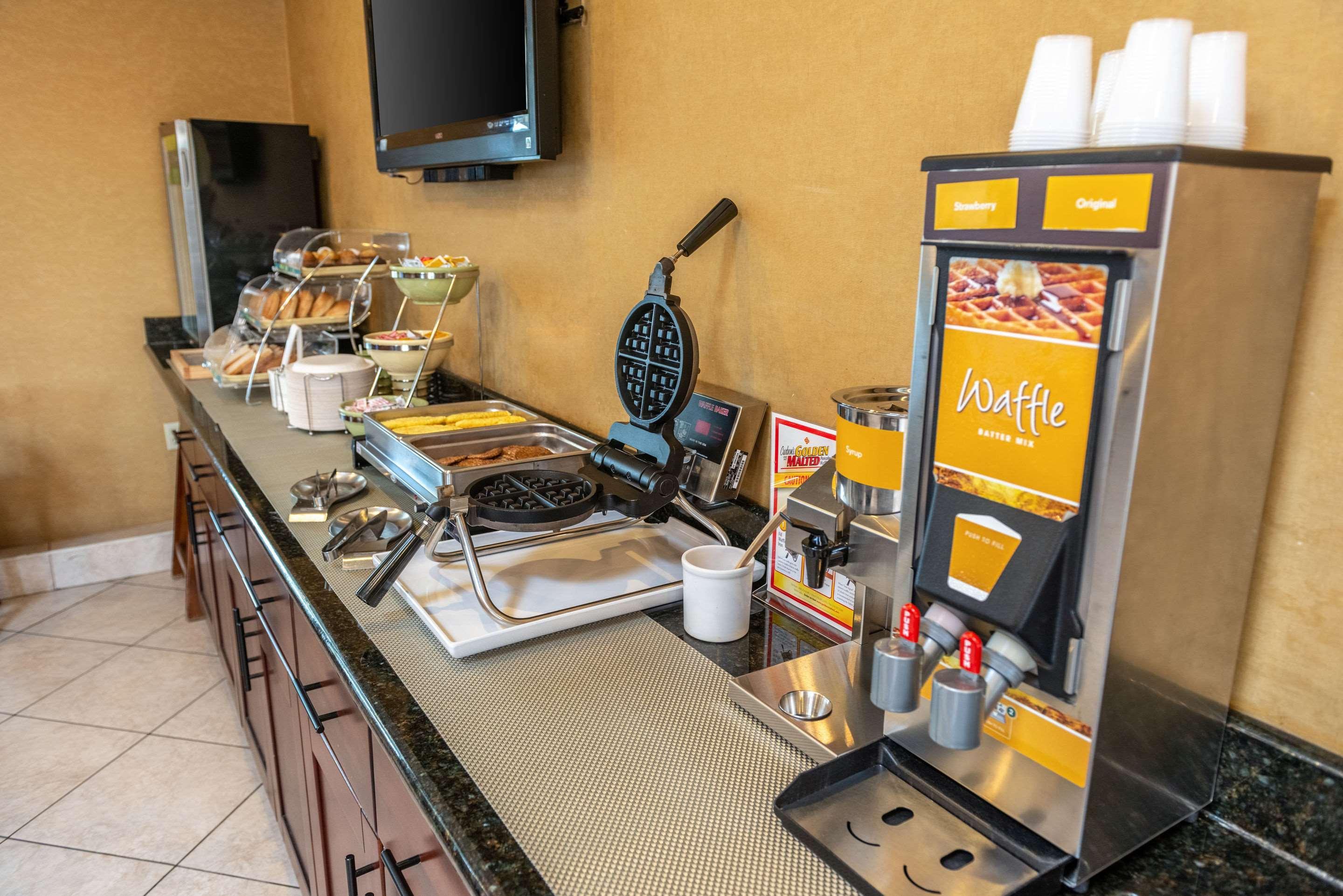 Quality Inn & Suites Seville Ngoại thất bức ảnh