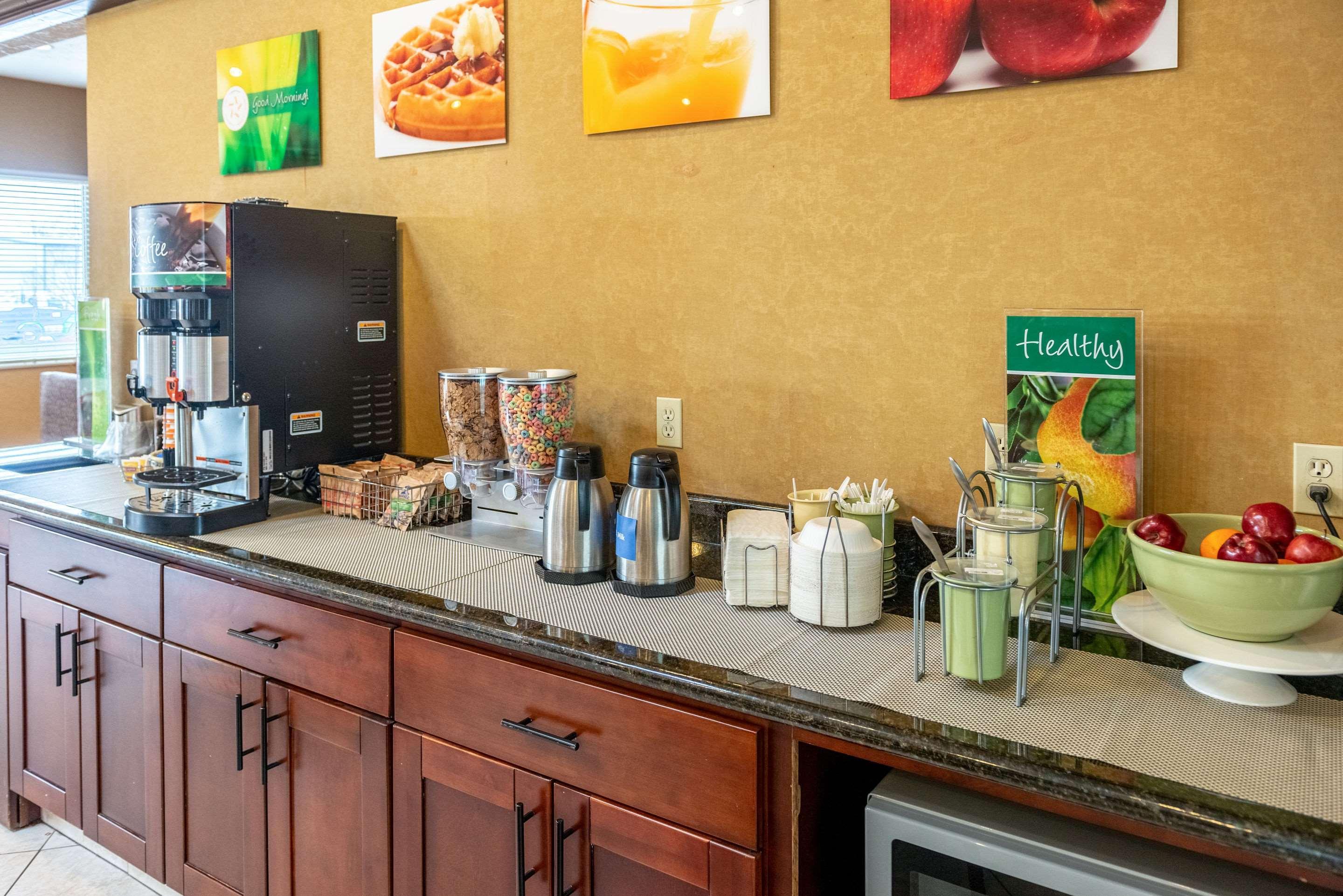 Quality Inn & Suites Seville Ngoại thất bức ảnh