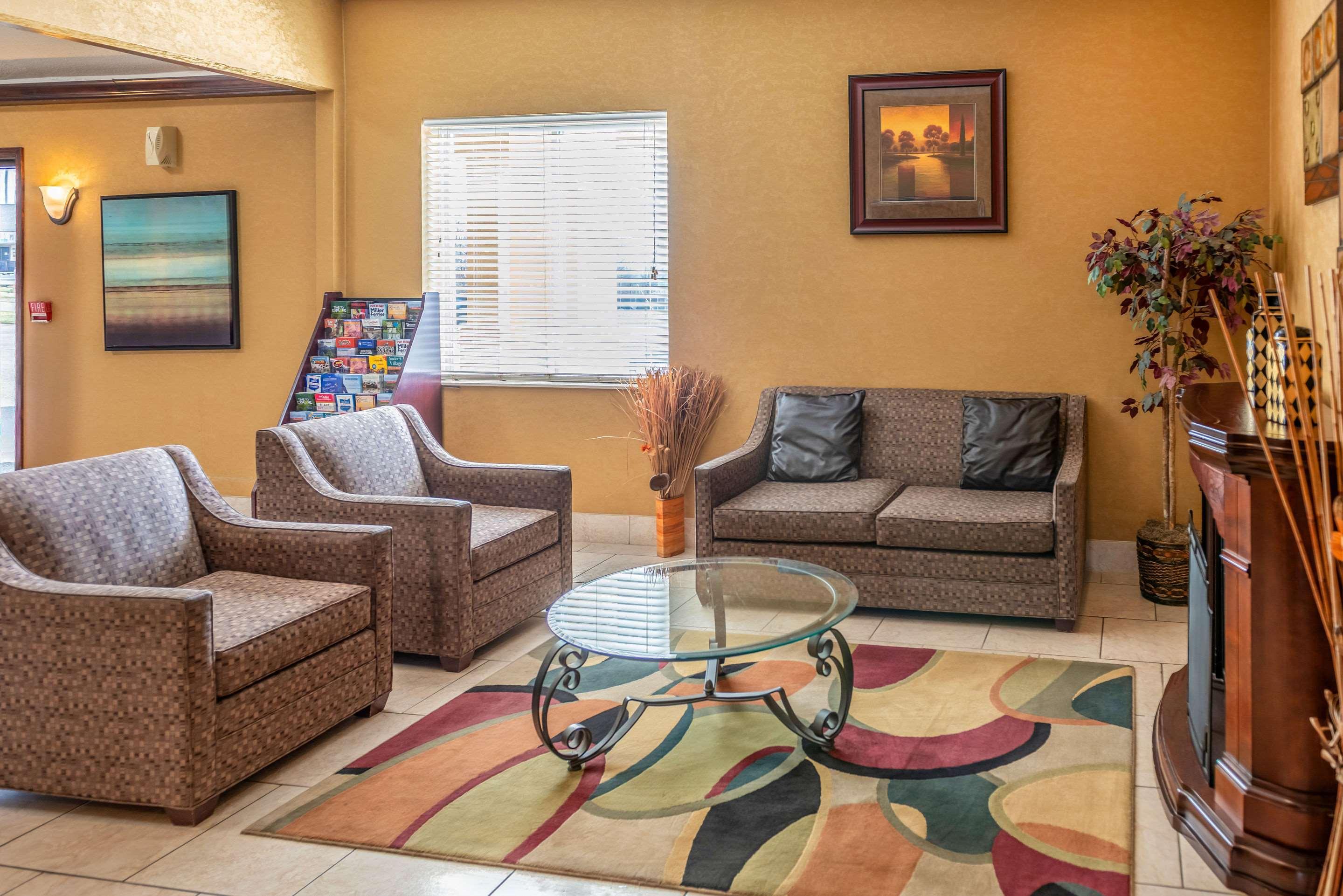 Quality Inn & Suites Seville Ngoại thất bức ảnh