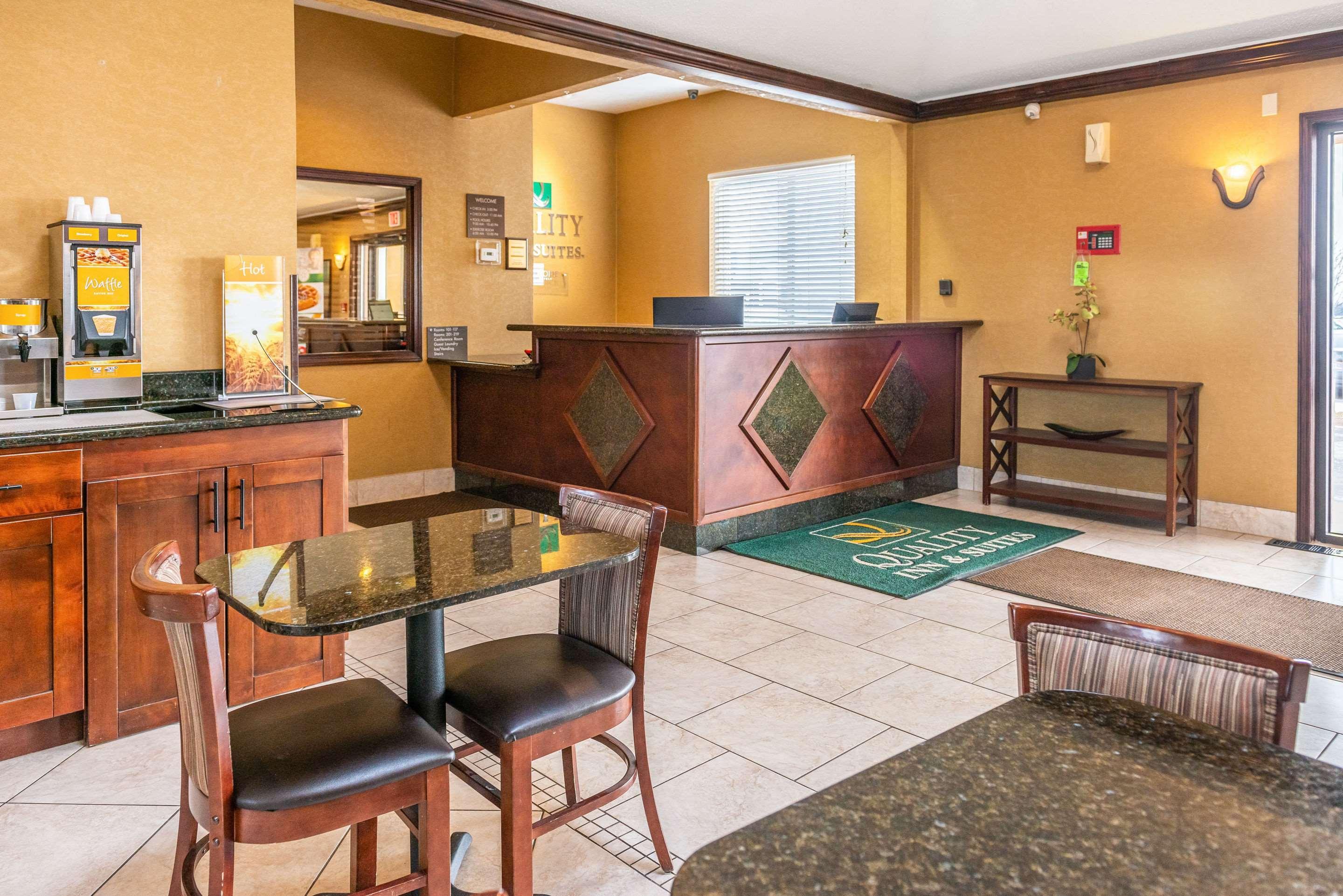 Quality Inn & Suites Seville Ngoại thất bức ảnh