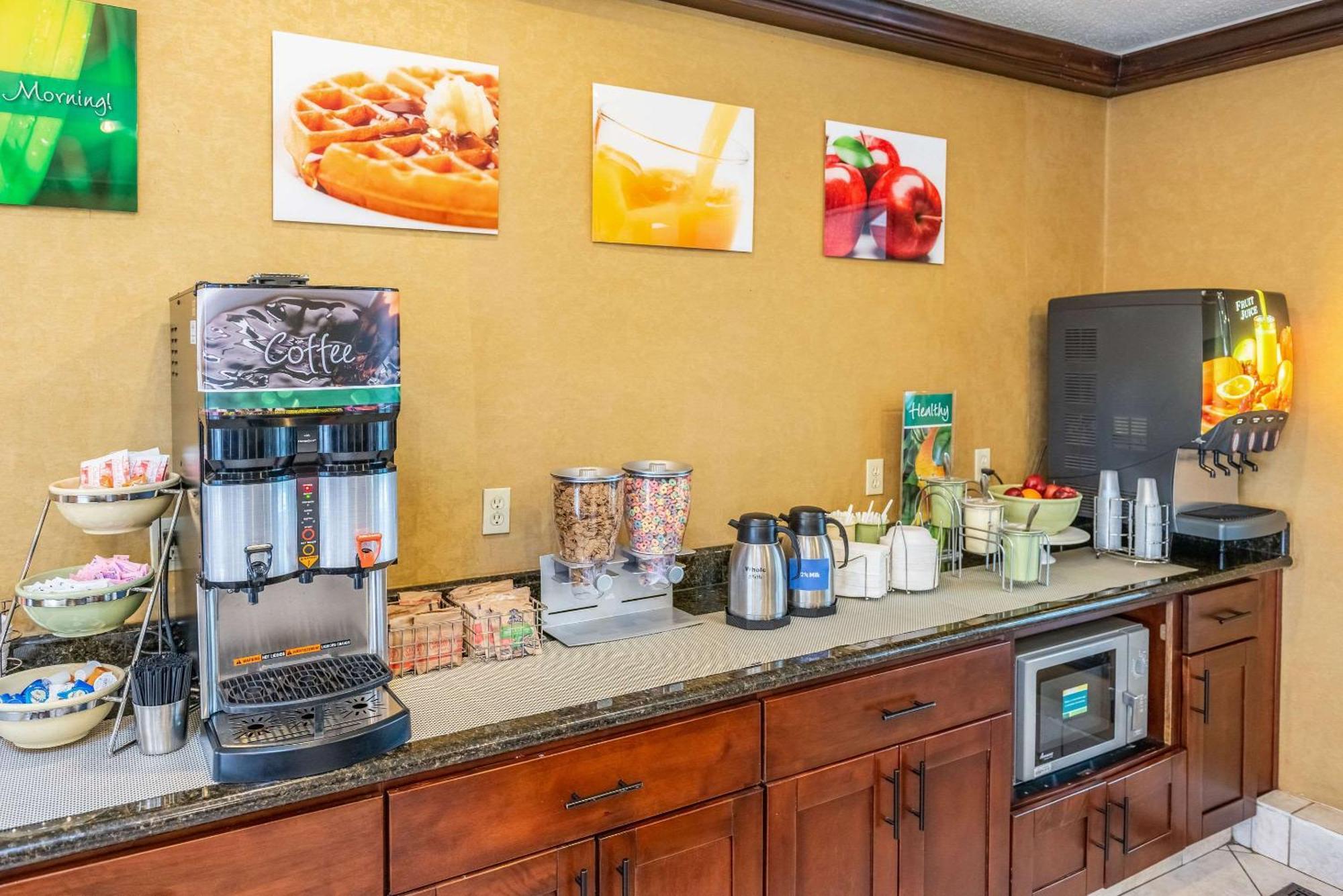 Quality Inn & Suites Seville Ngoại thất bức ảnh