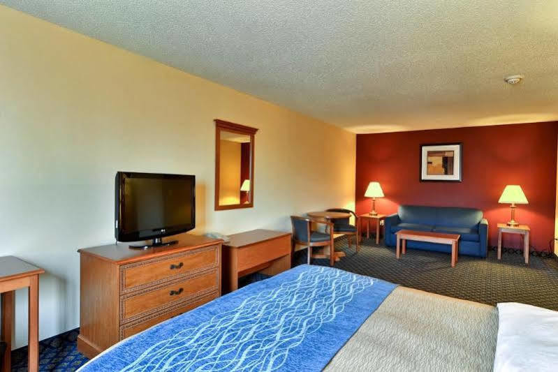 Quality Inn & Suites Seville Ngoại thất bức ảnh