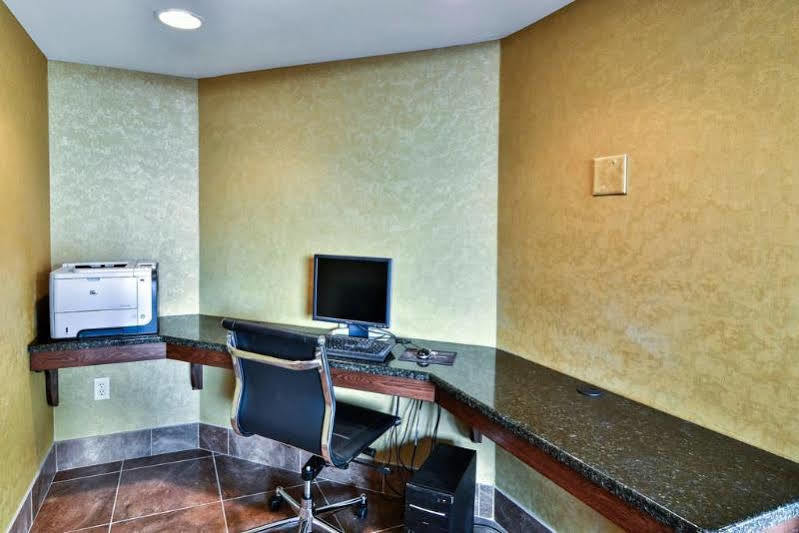 Quality Inn & Suites Seville Ngoại thất bức ảnh